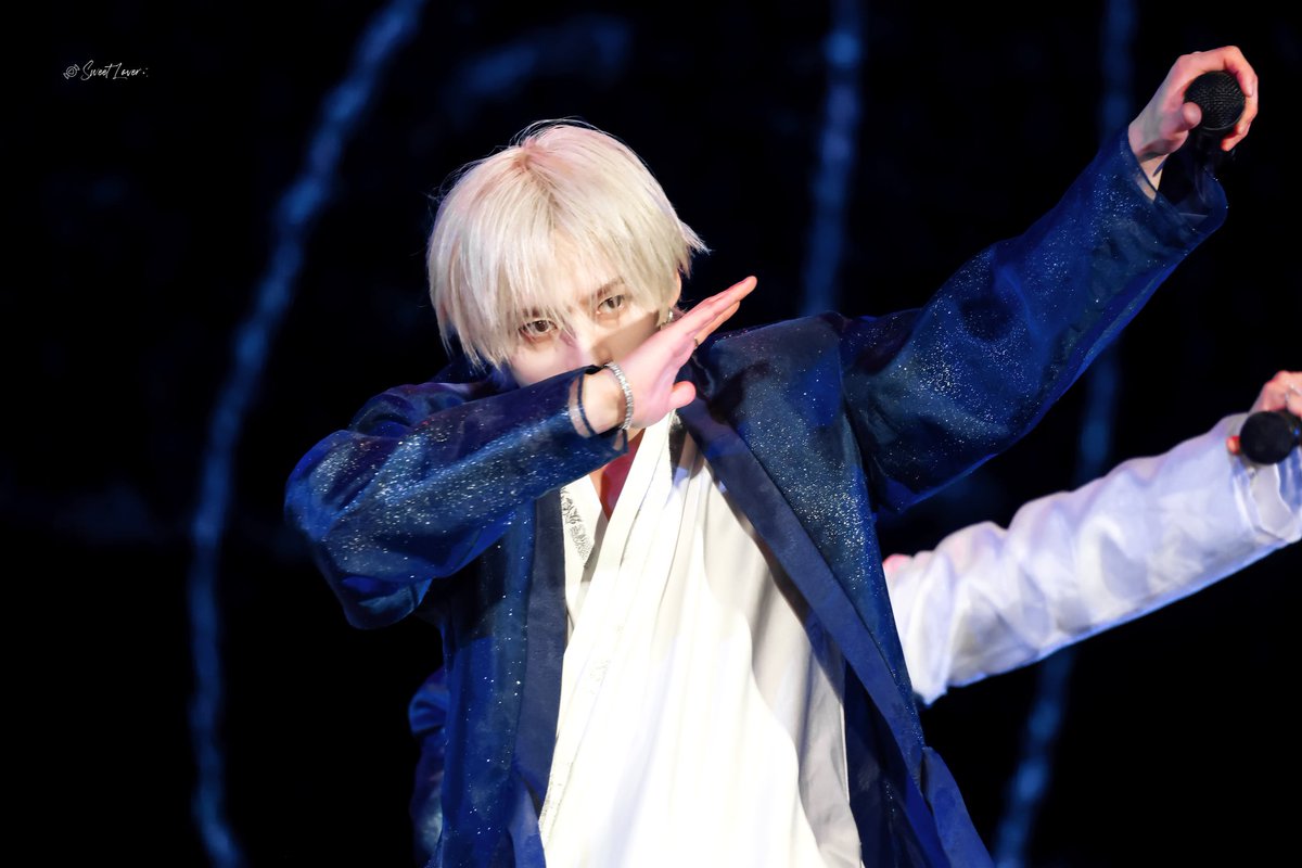 SweetLover_1025's tweet photo. 251018  celebrATE D1 

#Straykids #스트레이키즈  
#Leeknow #리노 https://t.co/1bRD07yB6a