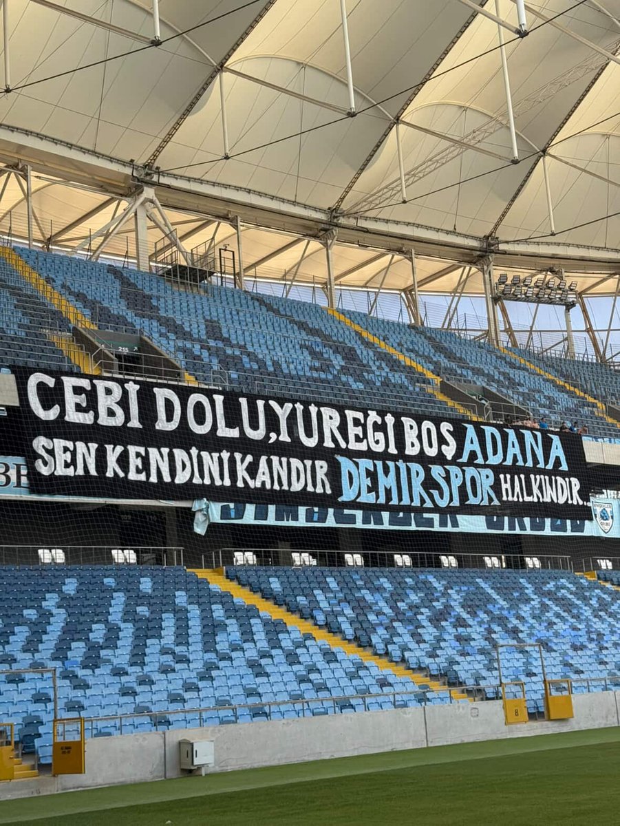 nocontextads_'s tweet photo. Şenlik dağıldı,
Bir acı yel kaldı bahçede yalnız… https://t.co/xMjSW0UugK