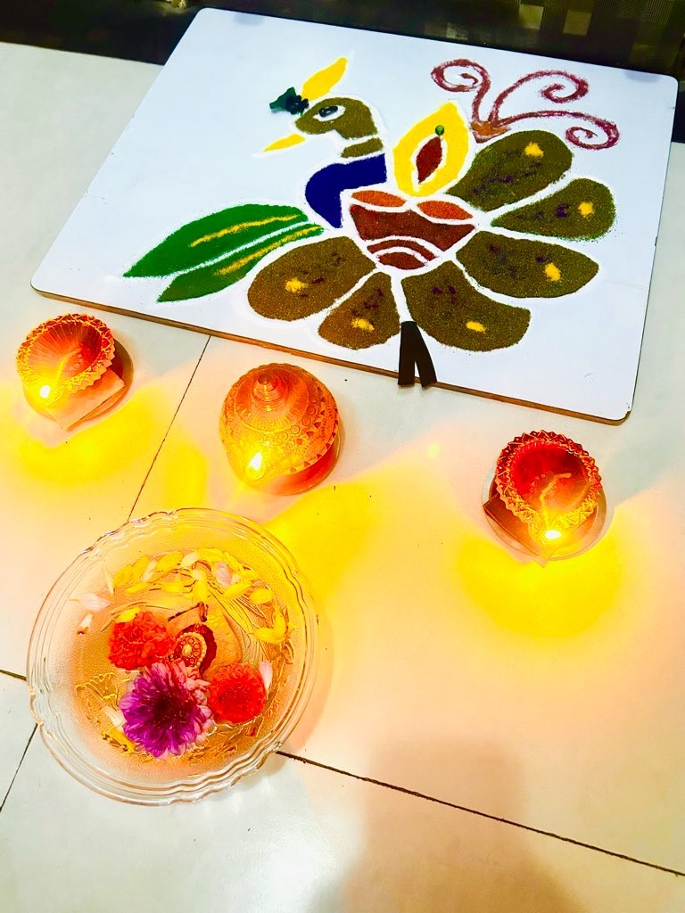 Himalaytrekker's tweet image. Made this free- hand Kolam Rangoli now ✨
Painting has always been my hobby since childhood, rekindling my love for art 😊
Jaanaki jeevana smarana jaya jaya Rama Rama 🙏🪷
#Dhanteras2025 #Dhanteras #Dhanatrayodashi #theme_pic_India_festival