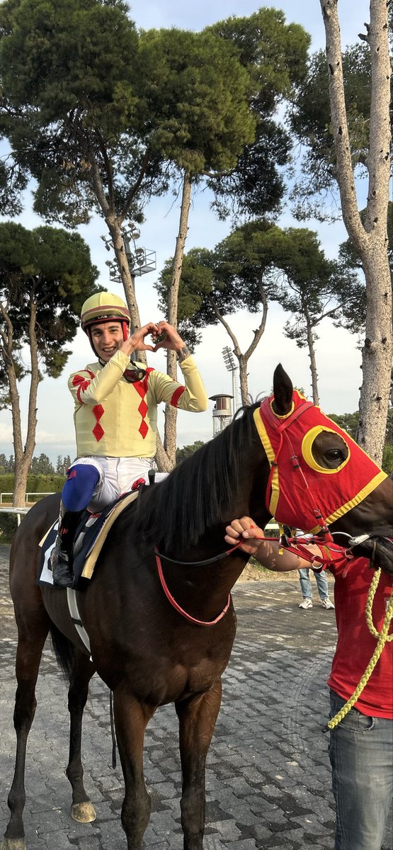 Kapar Kaçar bugün kendine güvenenleri yanıltmayarak İzmir de kazanıyor. Tüm ekibimin eline sağlık. 
<a href="/FerdiKabaday5/">Ferdi Kabadayı</a>