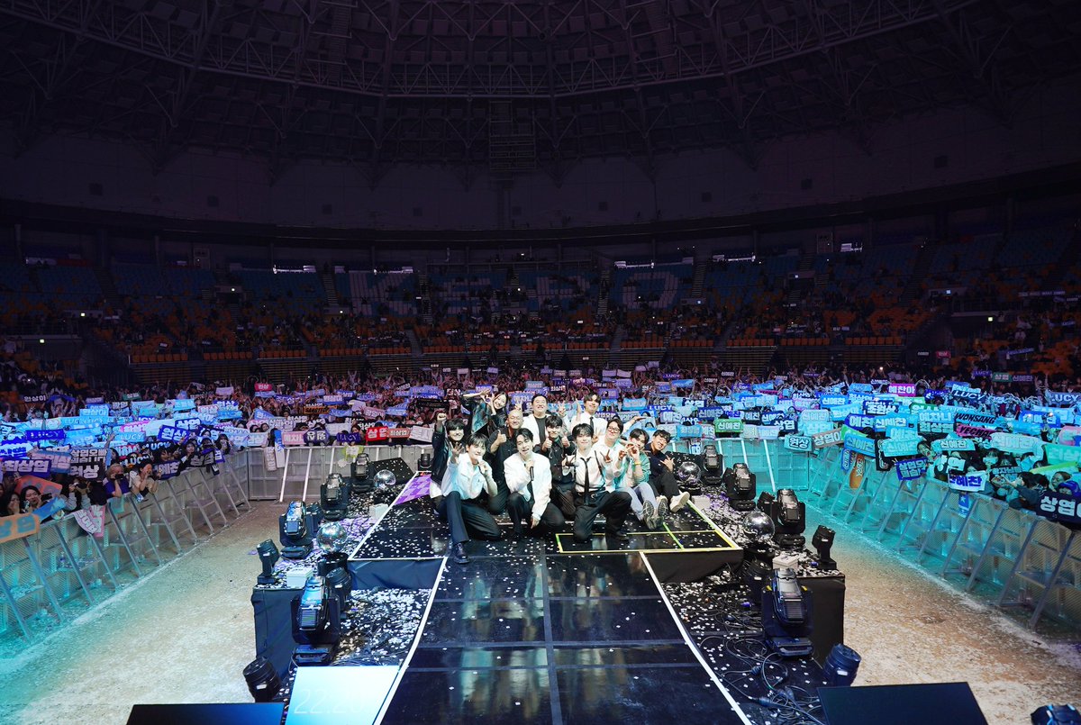 BANDLUCY_mystic's tweet photo. [#LUCY] Grand Mint Festival 2025 완료 ✔ 

헤드라이너 루시의 민트 향 가득한 공연 끝!🌿
여러분 덕분에 에너지 1000% 충전 완료⚡
다음에 또 놀아요 우리💙

#루시 #신예찬 #최상엽 #조원상 https://t.co/zOLosMFth2
