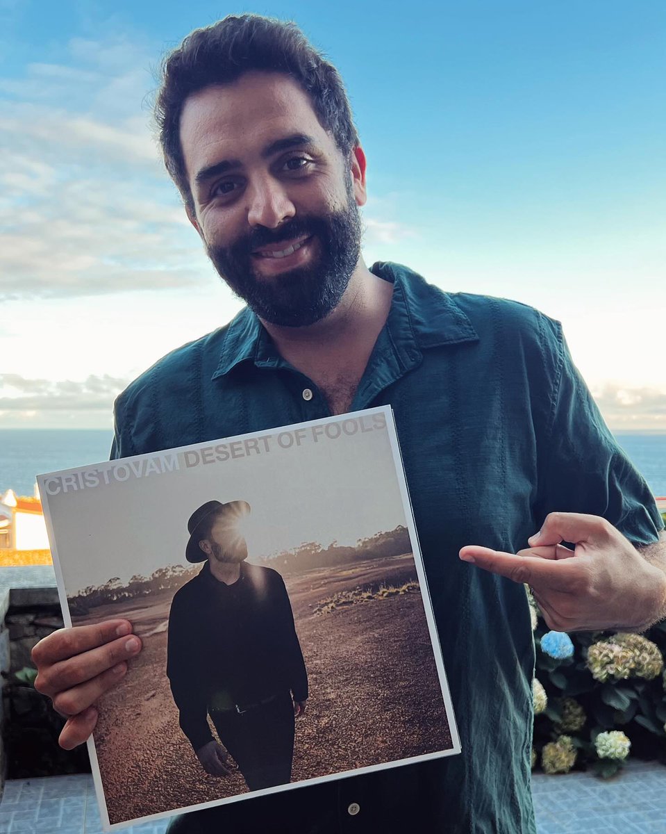 Depois de conquistar reconhecimento internacional mantendo-se fiel à autenticidade do indie folk, Cristóvam apresenta o novo álbum, 'Desert of Fools', no Teatro da Trindade, a 21 de outubro.
agendalx.pt/events/event/c…