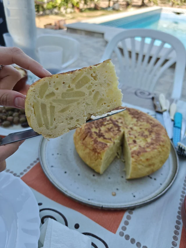 Yemuyin's tweet image. Bizcocho de avena con peras.