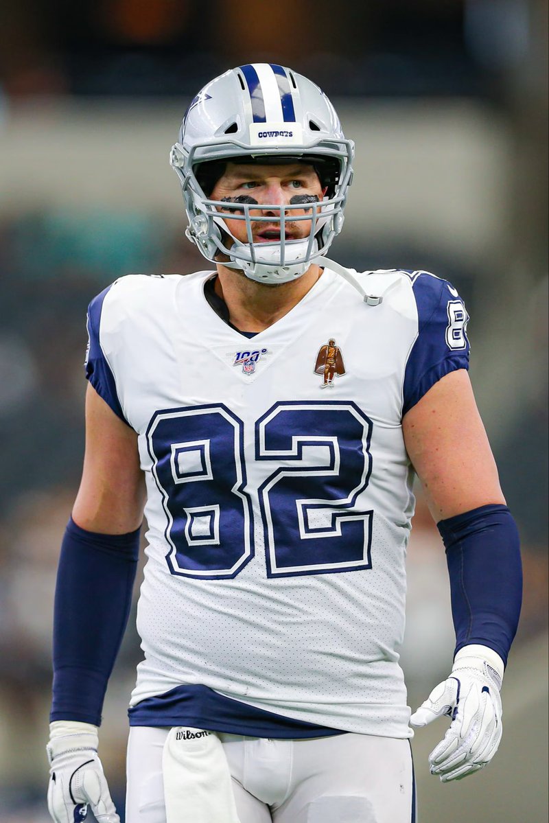 Like or RT if you are a fan of Jason Witten.