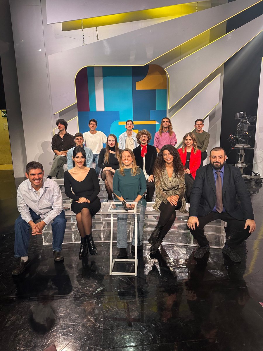 18/10, 3^ puntata di <a href="/TvTalk_Rai/">Tv Talk</a>!

In studio con me <a href="/kindermaxxi/">Stefano Monti</a> <a href="/GiadGiorgi/">Giada Giorgi</a> <a href="/teobonf__/">Matteo Bonfiglioli</a> <a href="/iotommy/">Tommaso Proverbio</a> <a href="/SofiaPatrini/">Sofia Patrini</a> <a href="/algertmyrtja/">algert_myrtja</a> <a href="/scornerhenry/">Henry</a> <a href="/CivitaDamiana/">Damiana Civita</a> <a href="/MartaMastrovito/">Marta Mastrovito</a> <a href="/AlePochiTweet/">Alessio</a> #SandroOstuni #PietroPiciotti e la #target Federica!

#TvTalk torna sabato 25/10!
Buon WE! 💖