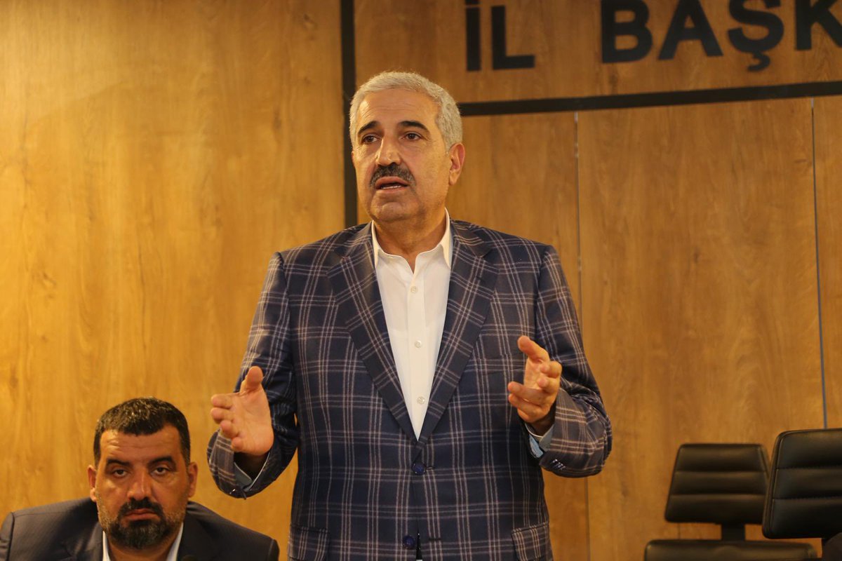 omer_iler's tweet photo. 📍AK Parti Diyarbakır İl Başkanlığı

Samsun Milletvekilimiz ve İl Koordinatörümüz Sayın Ersan Aksu’nun teşrifleriyle ilçe başkanlarımız ve mahalle başkanlarımızla değerlendirme toplantısı gerçekleştirdik. Toplantımızda, halkımızla doğrudan ve güçlü iletişimin önemini bir kez daha vurguladık.

Diyarbakır Teşkilatımızın tüm kademelerinde emek veren her bir dava arkadaşımızın davamız adına taşıdığı değeri ve kıymeti bir kez daha ifade ettik.

Toplantımıza katılım sağlayan ve davamıza bugüne kadar fedakârca hizmet etmiş tüm yol arkadaşlarıma içtenlikle teşekkür ediyorum. Toplantımızın hayırlara vesile olmasını temenni ediyorum.
@AvukatErsanAksu 

#Diyarbakır #AKParti #MahalleBaşkanları #HalkınPartisiAKParti 
#TürkiyeYüzyılı
#RecepTayyipErdoğan