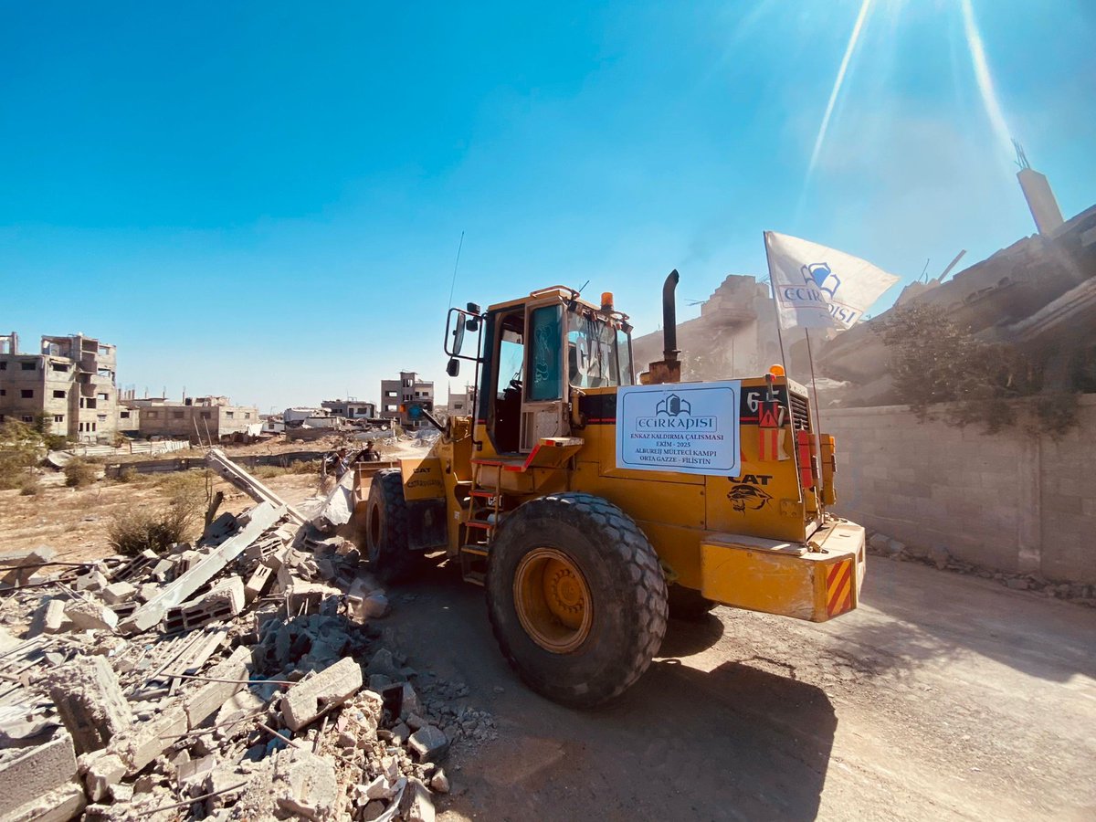 Gazze’de Enkaz Kaldırma ve Yol Açma Çalışmalarımız Devam Ediyor.

İsrail’in yıkıcı saldırıları sonucunda büyük çoğunluğu yıkılan Gazze’de, ateşkes ilan edildiği andan itibaren Ecir Kapısı Derneği olarak enkaz kaldırma, temizlik ve iyileştirme çalışmalarını sürdürüyoruz.
