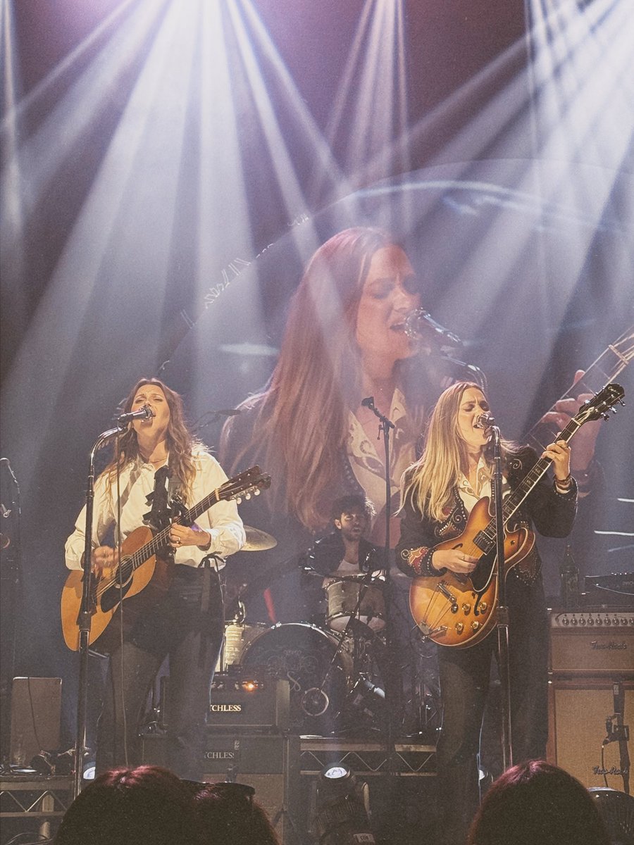 Two absolute queens 🤍 My nostalgic heart was filled with happiness as they performed so many songs I loved when I was younger. You need to buy those tickets right away if you have a chance to see them while they are on tour. <a href="/alyandaj/">Aly & AJ</a>