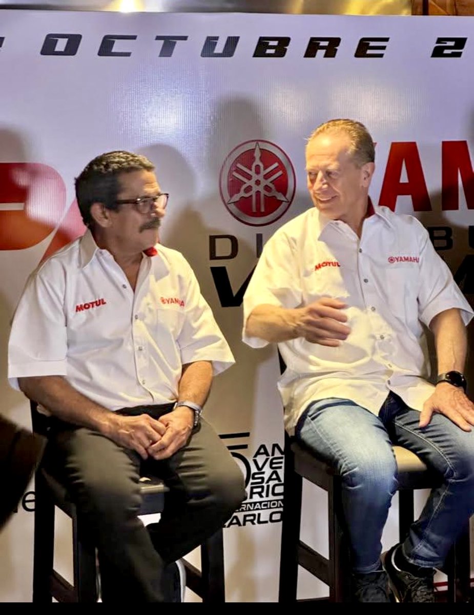 reyrrs's tweet photo. 🏍️ Johnny Cecotto, el rayo venezolano que desafió a Agostini y conquistó el mundo.
Campeón mundial  junto a Carlos Lavado , gracias a la visión de Andrea Ippolito,  familia y su Team Venemotos.
🌟Venezuela 🇻🇪 Ídolos 
#JohnnyCecotto #TeamVenemotos #CarlosLavado
#YAMAHA 
#MotoGP https://t.co/dzeXDbfuEU