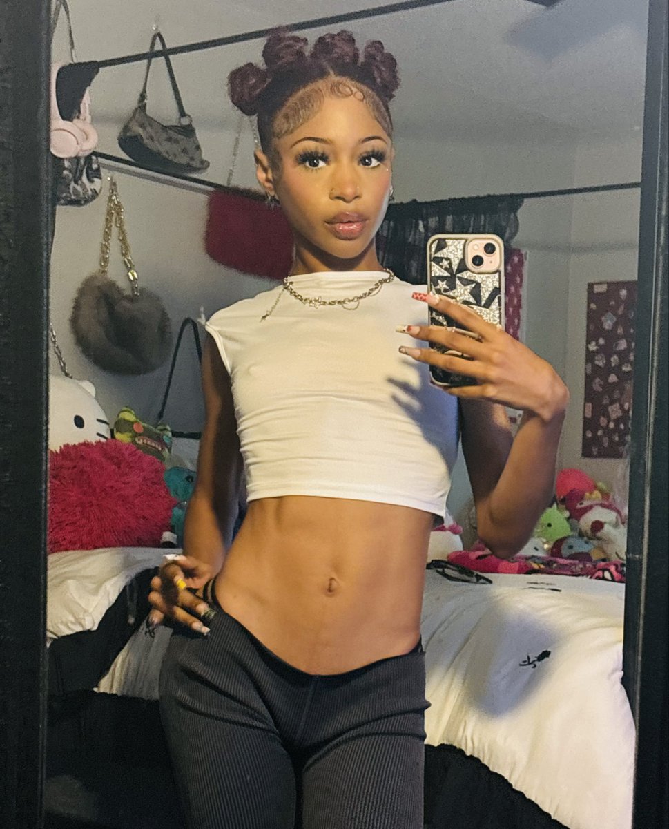 jackEat_myass's tweet photo. A skinny bad bitch wtf 😘 https://t.co/aY6B5gkQGa