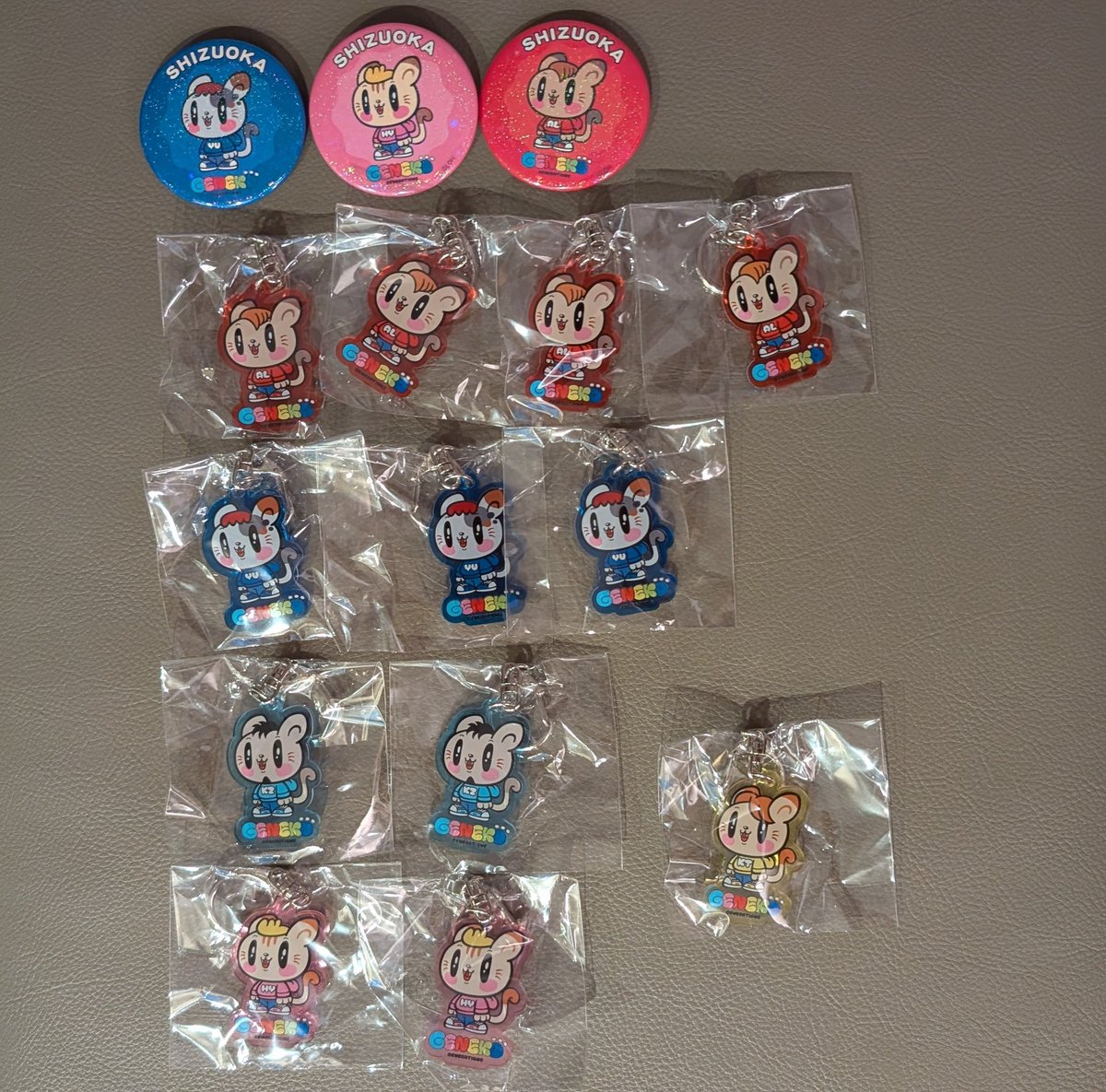 ___rrrz_'s tweet photo. GENERATIONS LIVE TOUR 2025 6IX SENSE
ジェ猫　ガチャガチャ　缶バッジ　アクキー

【譲】白濱亜嵐くん　小森隼くん　片寄涼太くん
　　　中務裕太くん　数原龍友くん
【求】佐野玲於くん

明日10月19日エコパ手渡し　又は　定価+送料
缶バッジ🔄アクキーでも◎🙆‍♀️です！
お気軽にお声掛けください！ https://t.co/x6JAEHRcTK