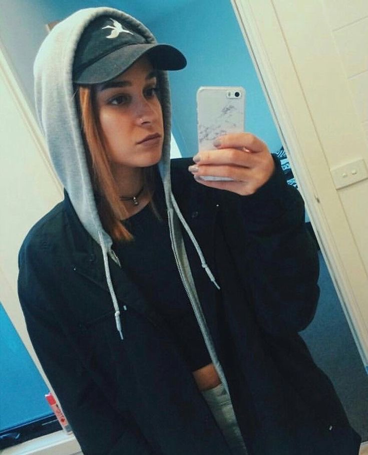 KITTYCLAWED's tweet image. i stay in new york for ONE WEEK AND IT’S SO GOSH DARN COLD??? WHYYYY 🫠