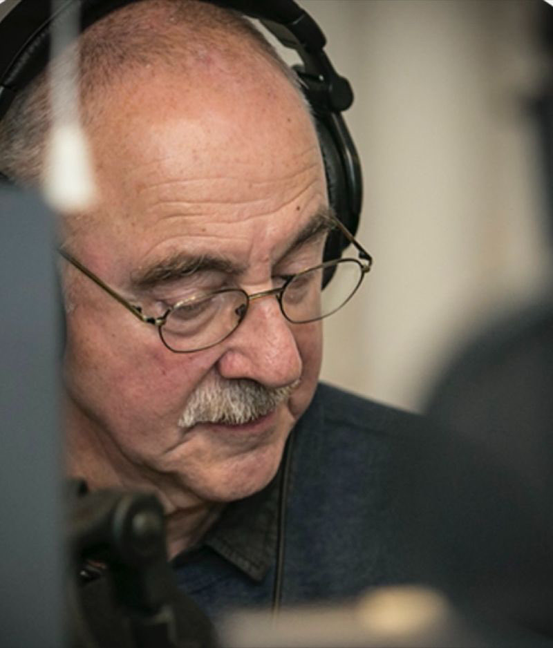 Met verdriet delen we mede dat radio-collega en vrijwilliger Oeds Jan Koster vrijdagavond is overleden.

We gaan Oeds Jan met zijn markante stem en zijn enorm passie voor radio en hart voor onze omroep erg missen.