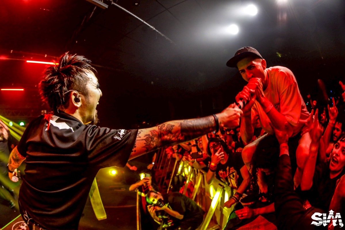 🇧🇷Thank You AUDIO in São Paulo!!!!🇧🇷

【SETLiST】
1. Get Up, Get Up
2. KiSS OF DEATH
3. DO THE DANCE
4. TxHxC
5. UNDER THE TREE
6. DiAMOND
7. paint sky blue
8. Set me free
9. EXiSTENCE
10. BASEBALL BAT
11. Devil In Your Heart
12. The Sound Of Breath
13. A
14. The Rumbling
15. RED