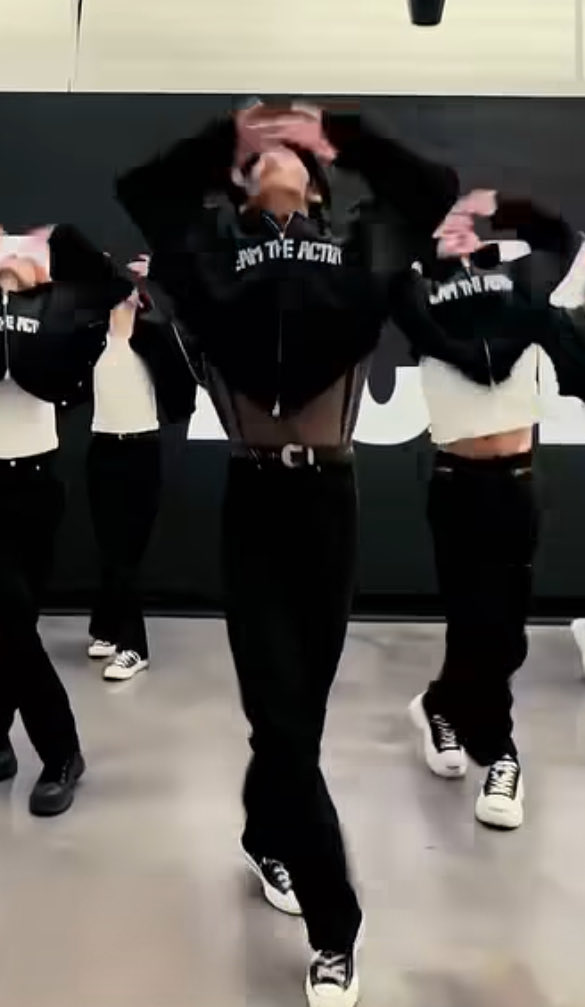 ㅁㅊ 한태산 뭘입은거임???? 시스루?????