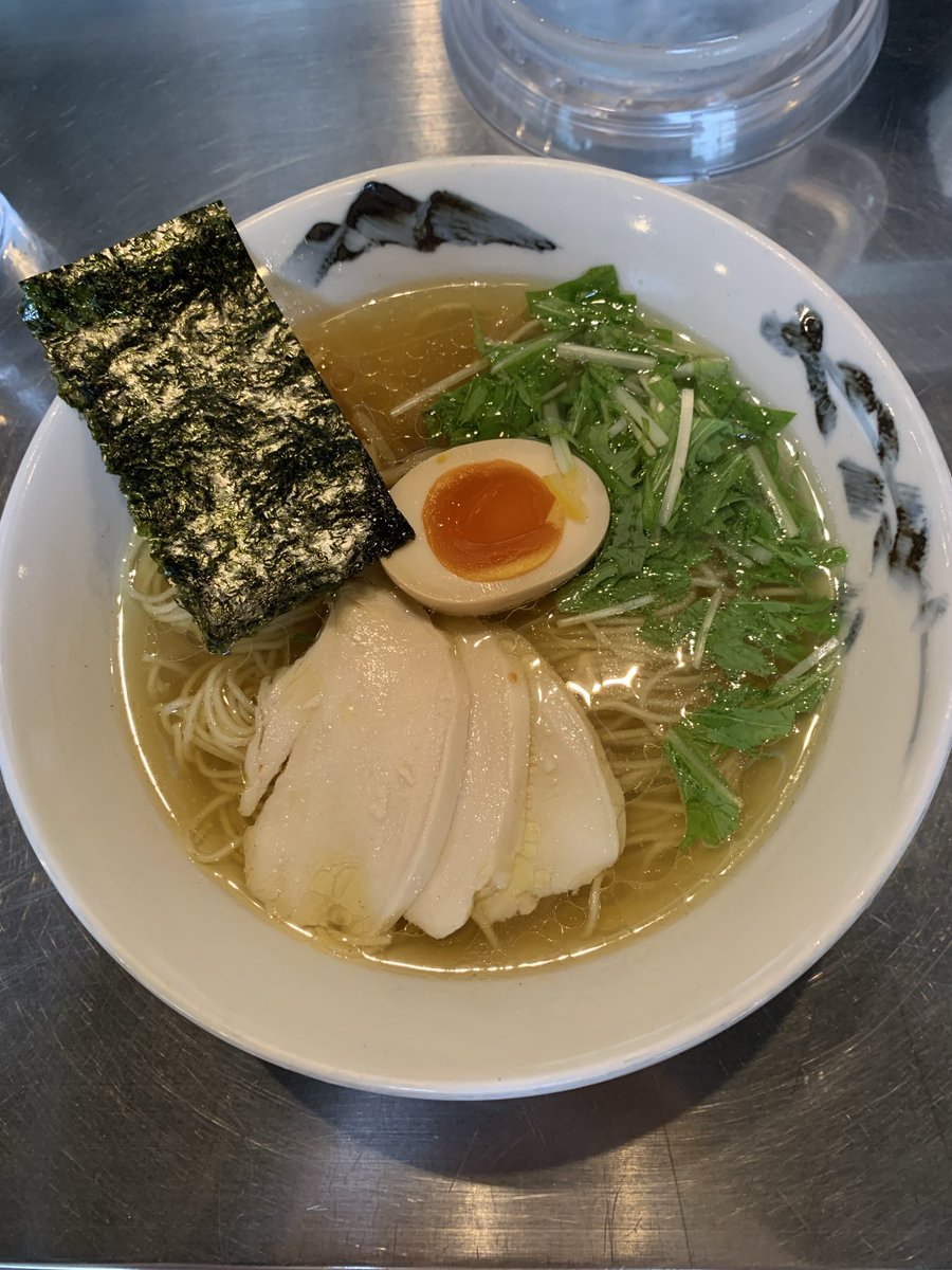 ramen_ninja_hs's tweet photo. ZUND-BARで柚子らーめんを淡麗塩、鶏チャーシューでいただきました。
阿夫利のオリジナル。。。やっぱりシンプルに旨いです🤣
次回はズンド•バー クラシックにトライしたい🤩
美味しくいただきました🍜
#ZUND-BAR
#AFURI
#柚子らーめん
#塩らーめん https://t.co/3q0JsLNlnd