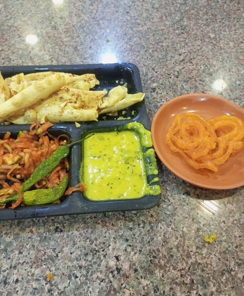 sillyshweta's tweet image. Guess the show which hyped this mid ash food....