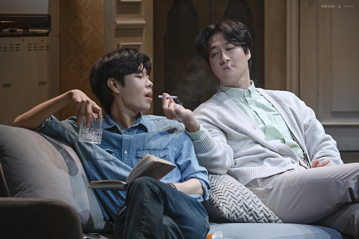 moonlight_pic's tweet photo. 251018 연극 보이즈 인 더 밴드 커튼콜
도날드 | #곽다인
마이클 | #안재영 https://t.co/X78agJg4ki