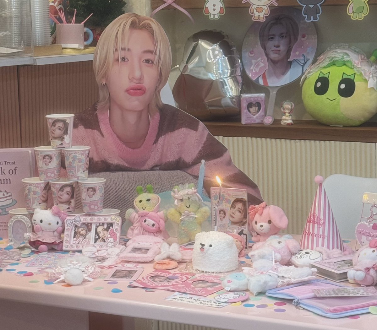 mameowhani's tweet photo. เป่าเค้กกับลูกบู้ #21sweetWishes 🕯️♡♡♡ https://t.co/50UAAYjk9v