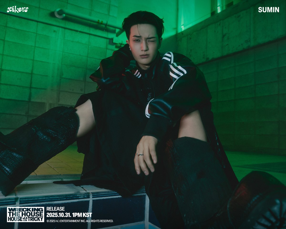 xikers_official's tweet image. [📷] xikers - 'HIKER' CONCEPT POSTER '수민(SUMIN)'

RELEASE 2025. 10. 31. 1PM(KST)

🔗 PRE-SAVE: lnk.to/WRECKING_THE_H…

#xikers #싸이커스 #수민 #SUMIN
#6THMINIALBUM #HOUSE_OF_TRICKY #WRECKING_THE_HOUSE
#KQ