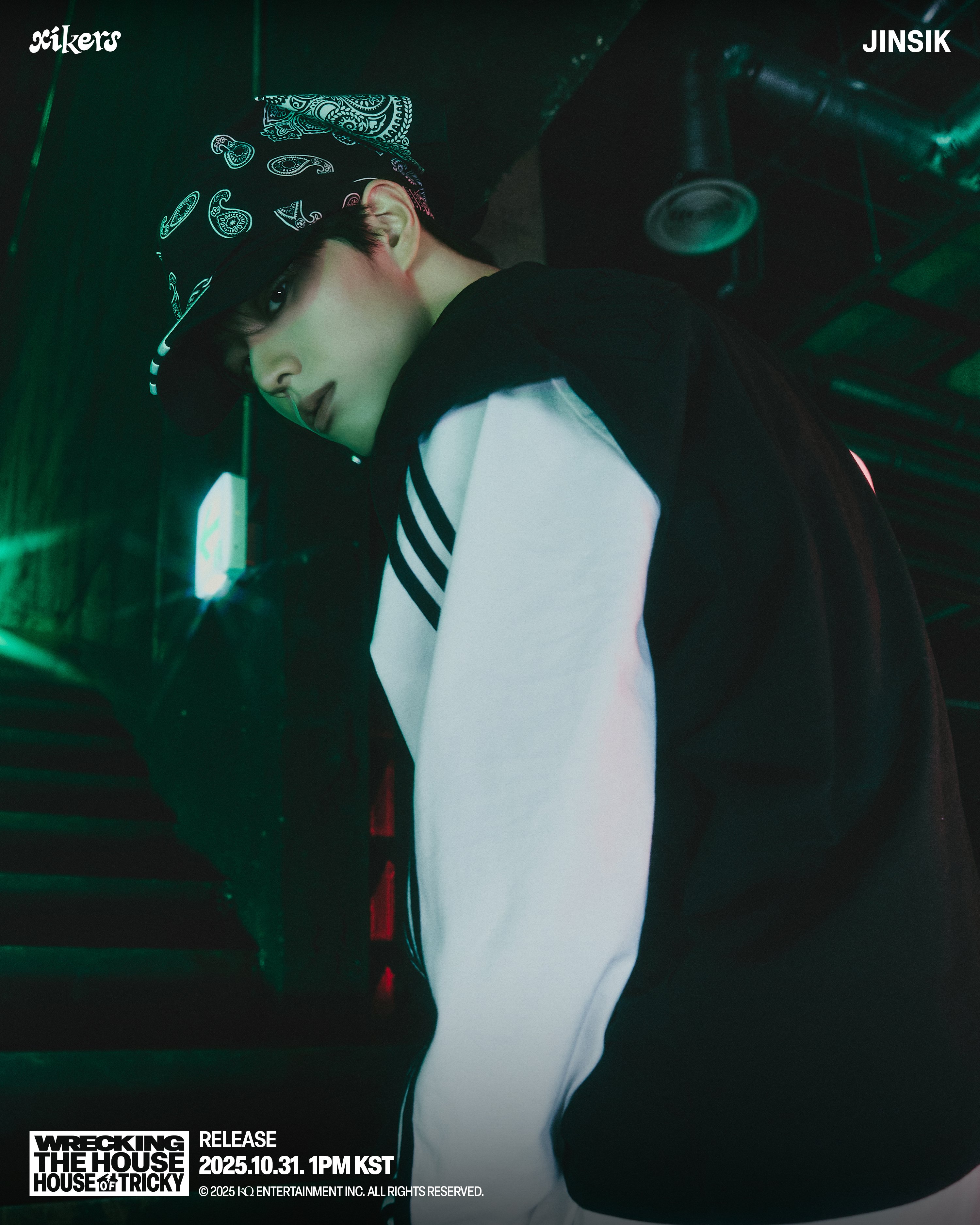 삼선 트레이닝 복을 100프로 활용한 것 같은 남돌 컨포 | 인스티즈