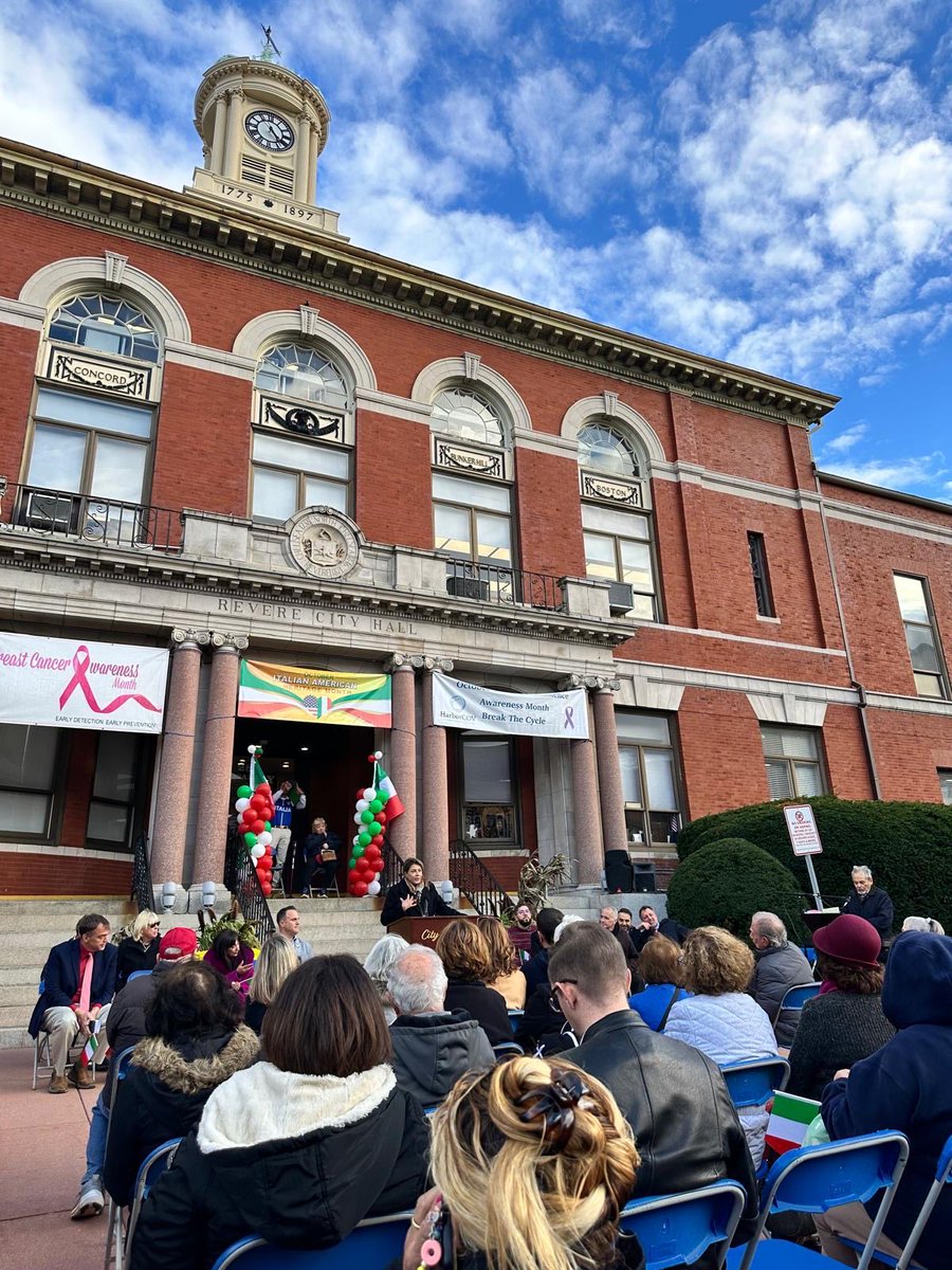 ItalyinBoston's tweet photo. 🇮🇹 Bellissimo evento a Revere City Hall! 🎉
Grande partecipazione per celebrare il Mese del Patrimonio Italo-Americano e i legami tra 🇮🇹 e 🇺🇸. Grazie al Sindaco Patrick Keefe Jr., alla City Councilor Angela Guarino-Sawaya e a tutta la comunità!#ItalyInBoston #ItalianHeritageMonth https://t.co/6XFaGFbLYW