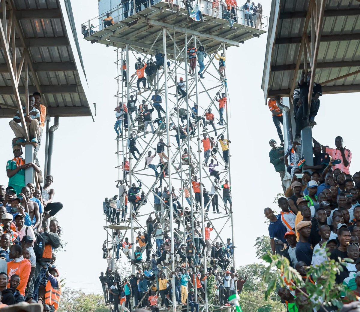 CPM_Mutuse's tweet image. When live load exceeds design load  and still, the structure holds. 
A perfect reminder that in construction, real-world conditions will always test your calculations.

#StructuralEngineering #ConstructionKenya #SafetyFirst