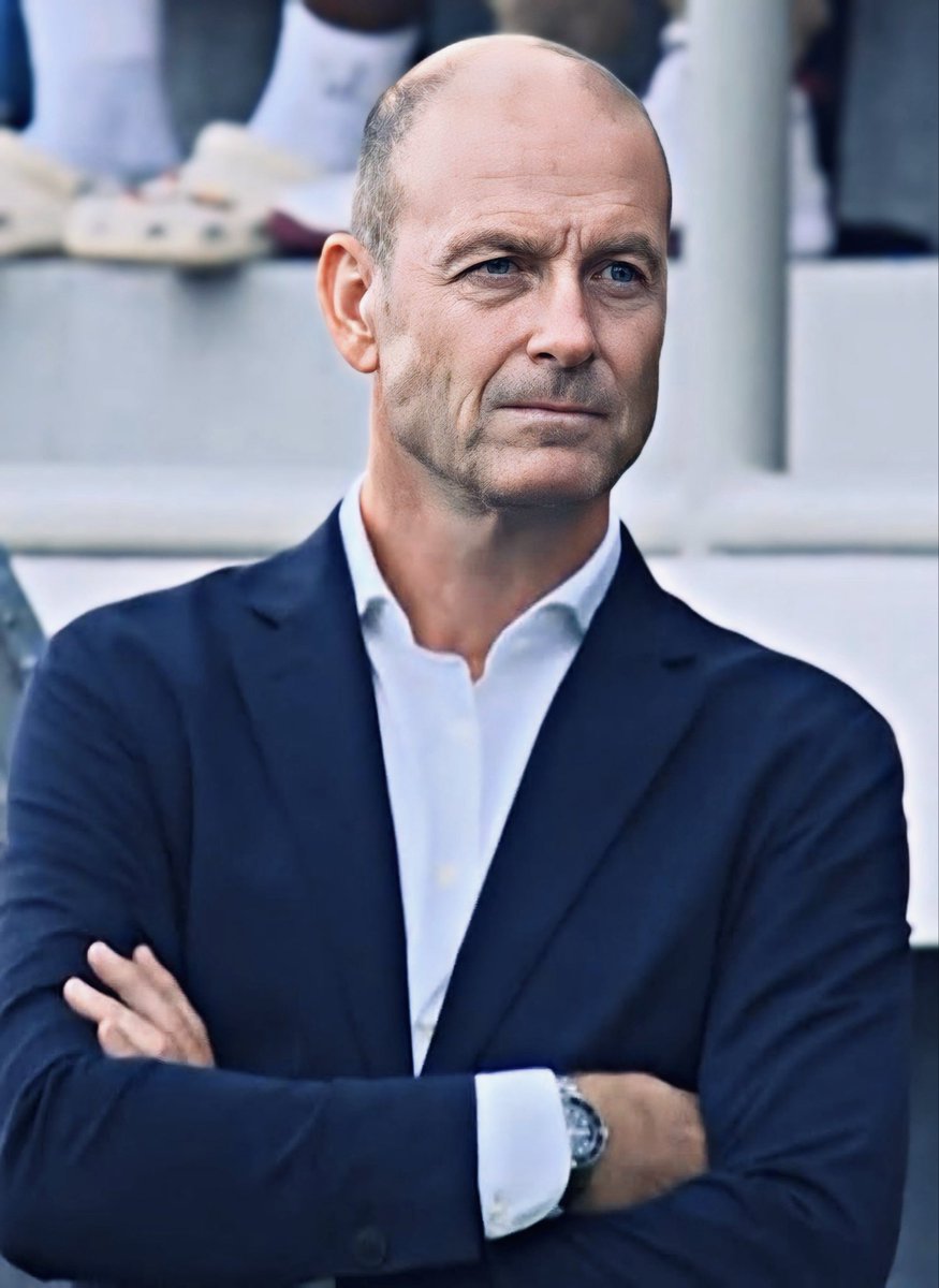 توروب ❤️حضور طاغي عالخط وكاريزما واضحة ومتفاعل مع كل كورة ..مبشرات وبداية جميله بأننا باذن الله هنشوف أهلي غير مع مدرب كبير