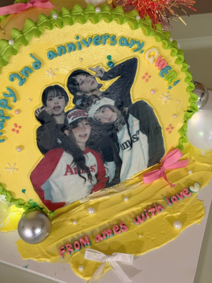 🎂🤍🩷🩵💚