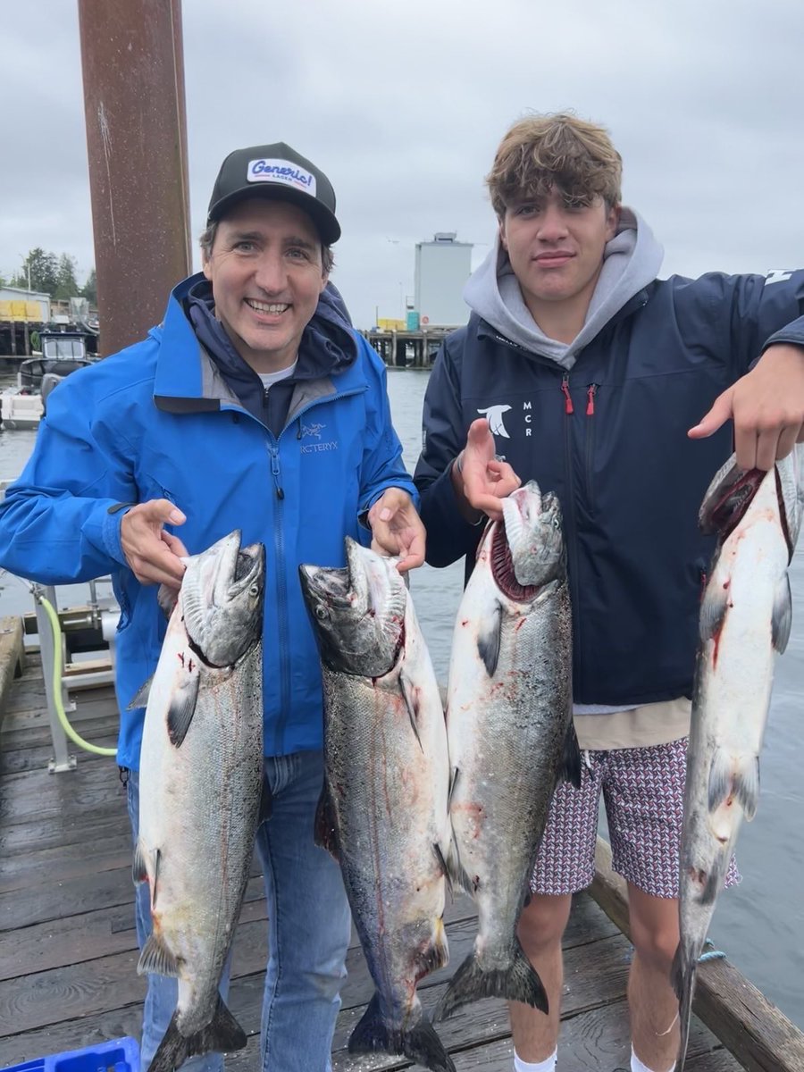 Justin Trudeau tweet media