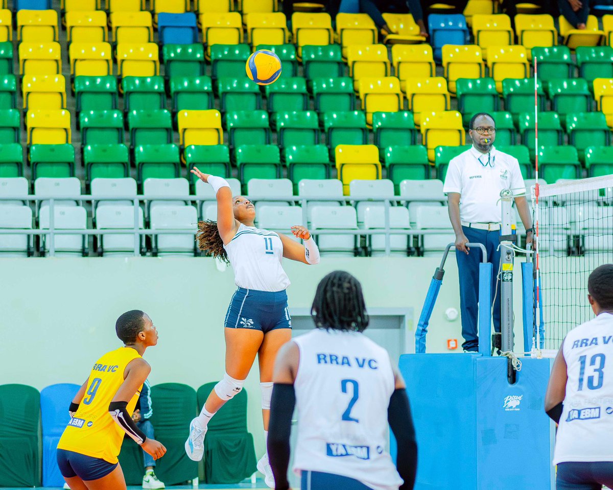 UwihirwePatric1's tweet photo. #Volleyball: Ikipe y��Ikigo k’Igihugu k’Imisoro n’Amahoro @rrainfo, #RRAVC, itangiye urugamba rwo gushaka Igikombe cya Shampiyona itsinda #RuhangoVC, amaseti 3-0 (25-21,25-14 na 25-16).
#RRAVC niyo ifite 🏆 byinshi bya Shampiyona (10), icya 1 yagitwaye mu 2008, igiheruka mu 2023. https://t.co/HrhYmfp4wA