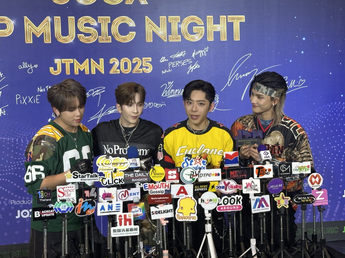 EM_Gossip's tweet photo. [🔴LIVE!] สัมภาษณ์ หนุ่มๆ วง #MIRROR ในงานประกาศรางวัล  “2025 JOOX TOP MUSIC NIGHT”

📍 https://t.co/XSDfNFuG6L

#JOOXTOPMUSICNIGHT
#JTMN2025 #JOOXINBK https://t.co/SKztsRb9bR