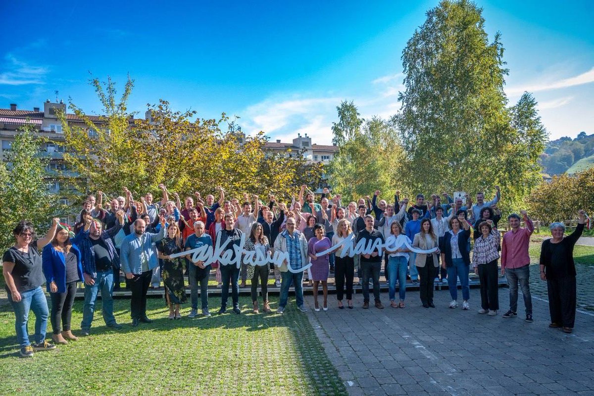 Guk argi daukagu: orain, inoiz baino gehiago, Palestinarekin elkartasuna ehuntzen jarraituko dugu.

Lo tenemos claro: estamos con Palestina.

Azaroaren 22an, Bilbora!

#AskatasunHaizea