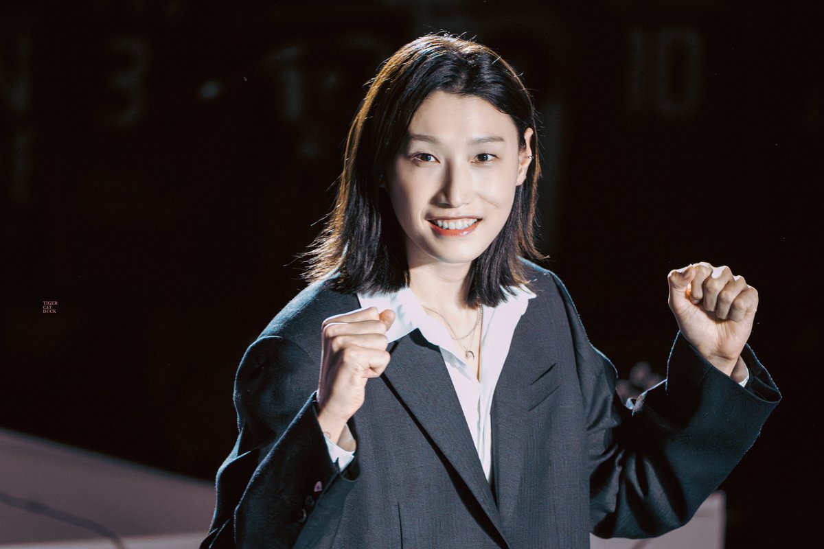 251018 은퇴식 및 영구 결번 선포식 #김연경

홀가분하신 당사자