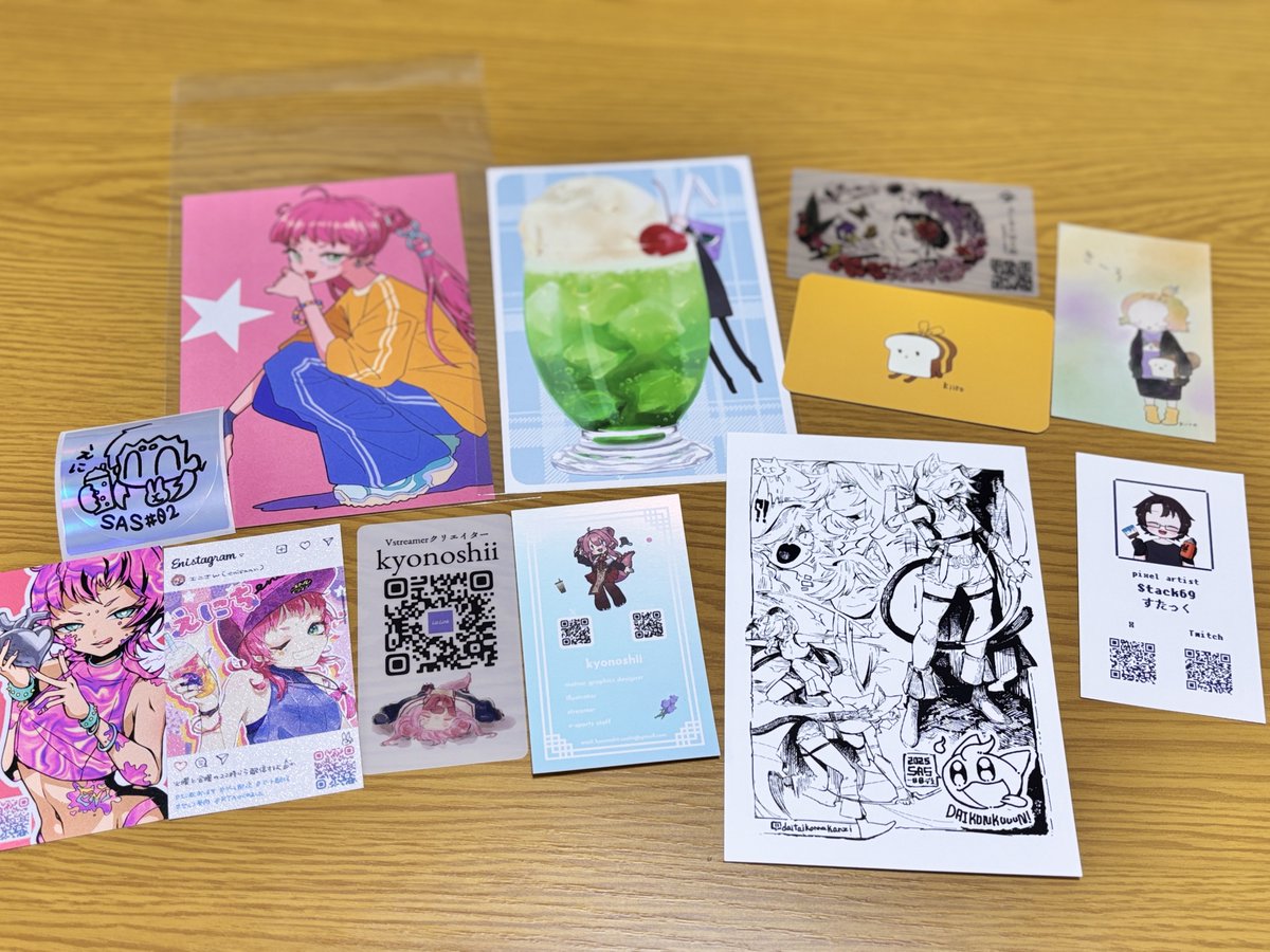 Rei_Cyan_ch's tweet image. 今日はSASで色々お迎えしました〜🥳
会場の作品どれも素敵なものばかりでした🥰
初めましてのクリエイターさんもいっぱいで、今日知れて良かったです!
また機会があれば他の方のもお迎えしたいですね…
今日出店された皆様お疲れ様でした😌
明日もある方はまた頑張ってください🥳
#streamersartshow