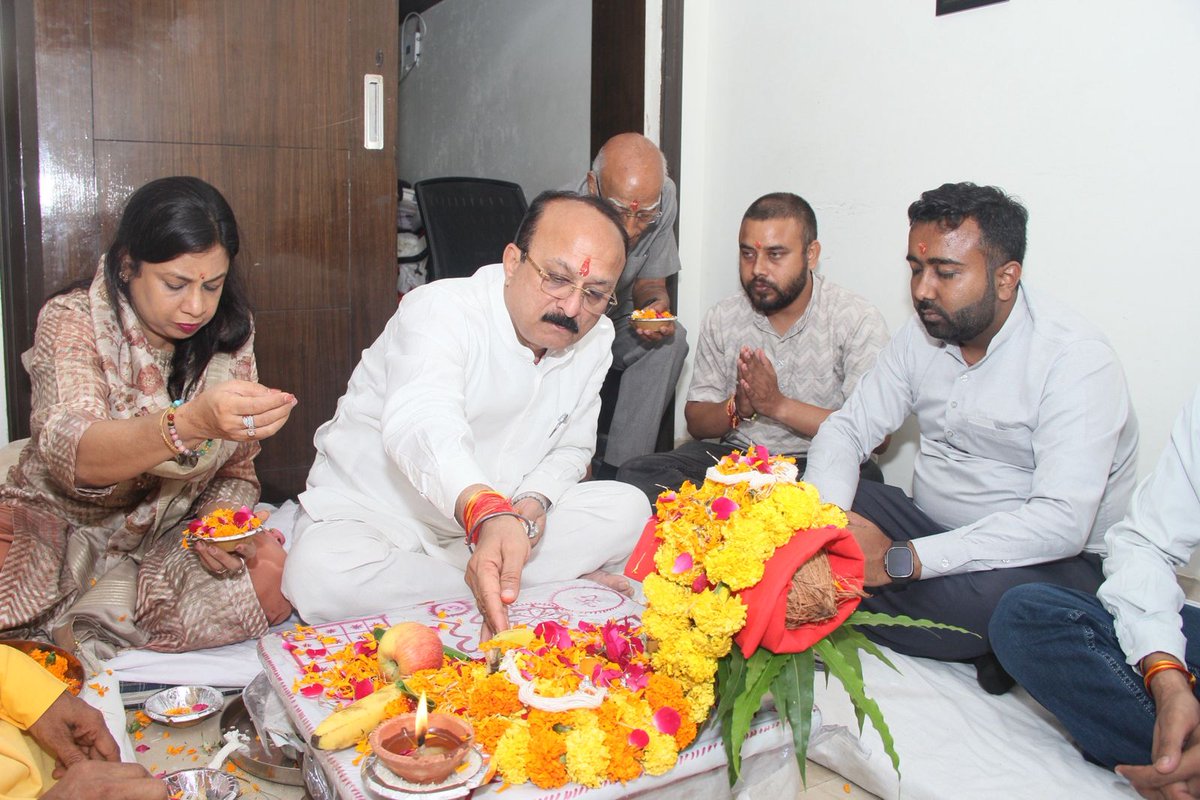 आज कार्यालय में दीपावली पूजन सम्पन्न हुआ।
ईश्वर से यही प्रार्थना कि हर जीवन में खुशहाली आए और हमारे देश में विकास का दीप सदा जलता रहे।

#Diwali2025