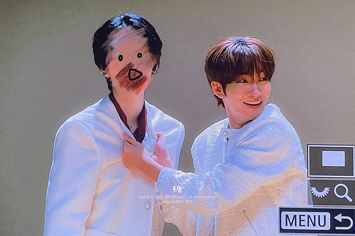 luvboy421's tweet photo. 251018 프롬스토어 pre 게임또해요 #제프 #이펙스 #JEFF #EPEX https://t.co/kFsRSPpnvX