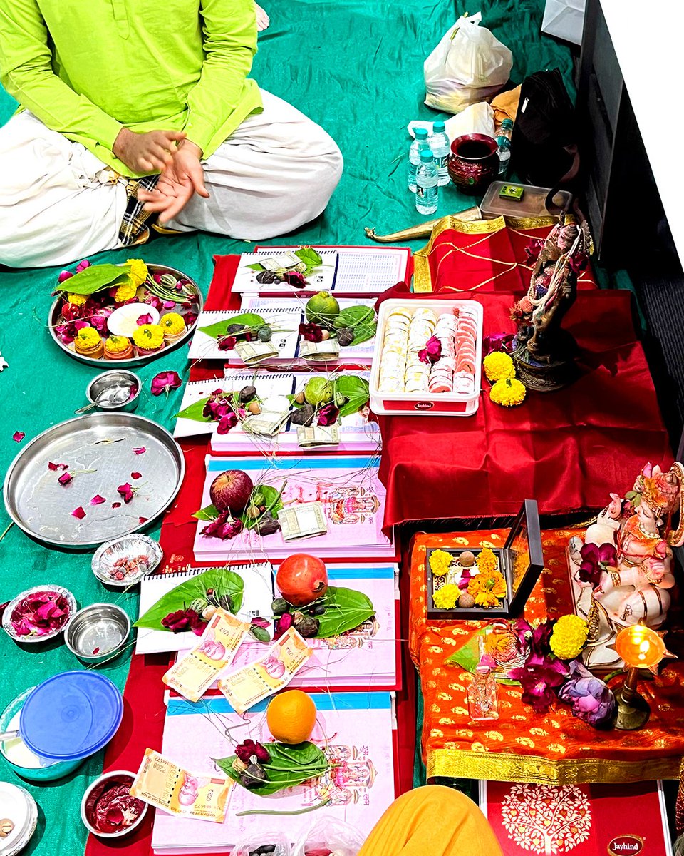 fujisilvertech's tweet photo. This Diwali, we illuminated our workplace with joy, laughter &amp; shared traditions through the Dhanteras Pooja conducted at HO A'bad. #DiwaliCelebration #DhanterasPooja2025 #FestivalOfLights #CorporateFestivities #SpiritOfTogetherness #ShineTogether https://t.co/pqovJcQwij