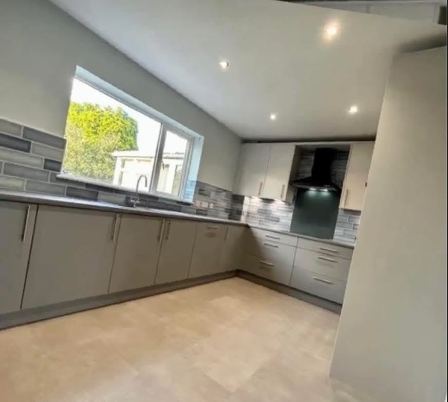 allaboutnewport's tweet image. Is your kitchen more dungeon than delight? Are chipped cabinets and outdated appliances cramping your culinary creativity? 

Full makeovers or upgrades.

Call Finson Interiors 01952 977964 or allaboutnewport.co.uk/newport-shrops…

#allaboutnewport #newkitchen #interiordesigninspo #kitchendesig