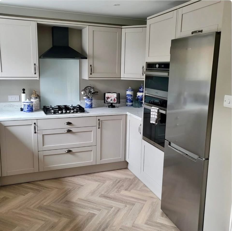 allaboutnewport's tweet image. Is your kitchen more dungeon than delight? Are chipped cabinets and outdated appliances cramping your culinary creativity? 

Full makeovers or upgrades.

Call Finson Interiors 01952 977964 or allaboutnewport.co.uk/newport-shrops…

#allaboutnewport #newkitchen #interiordesigninspo #kitchendesig
