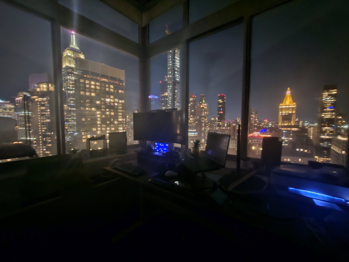 TalethP's tweet photo. @sw3tdisposition I moved in March and I have insane views from every room in my new place 😁 https://t.co/p8azYczx1s