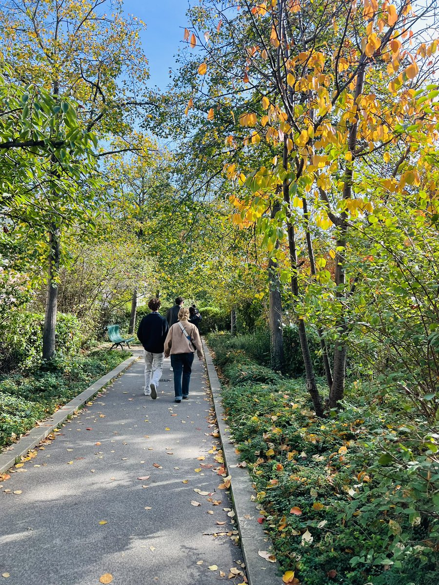 madi_james1's tweet photo. La Coulée Verte in Paris (basically the equivalent of the High Line in NYC) was even nicer than I expected https://t.co/KqCXoyM3oM