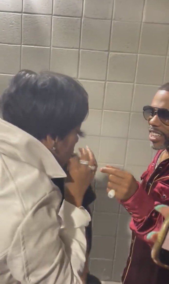 Lastt_child's tweet image. I mean the worth and medal go be community shield but the body go be champions league trophy