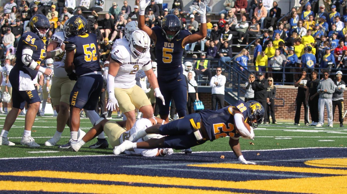UCO hosts Emporia State tonight.  William Mason scoring last season against the Hornets as Dunn signals and Grazier and Lee look on <a href="/ucobronchofb/">UCO Football</a> <a href="/ucoathletics/">UCO Bronchos</a>