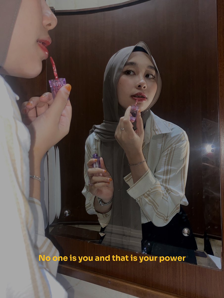 dindazh0820's tweet image. Caught in the act of being that girl 🖤💄
.
.
#thatgirlenergy #maincharactervibes #mirrorselfie #GirlBoss #girl