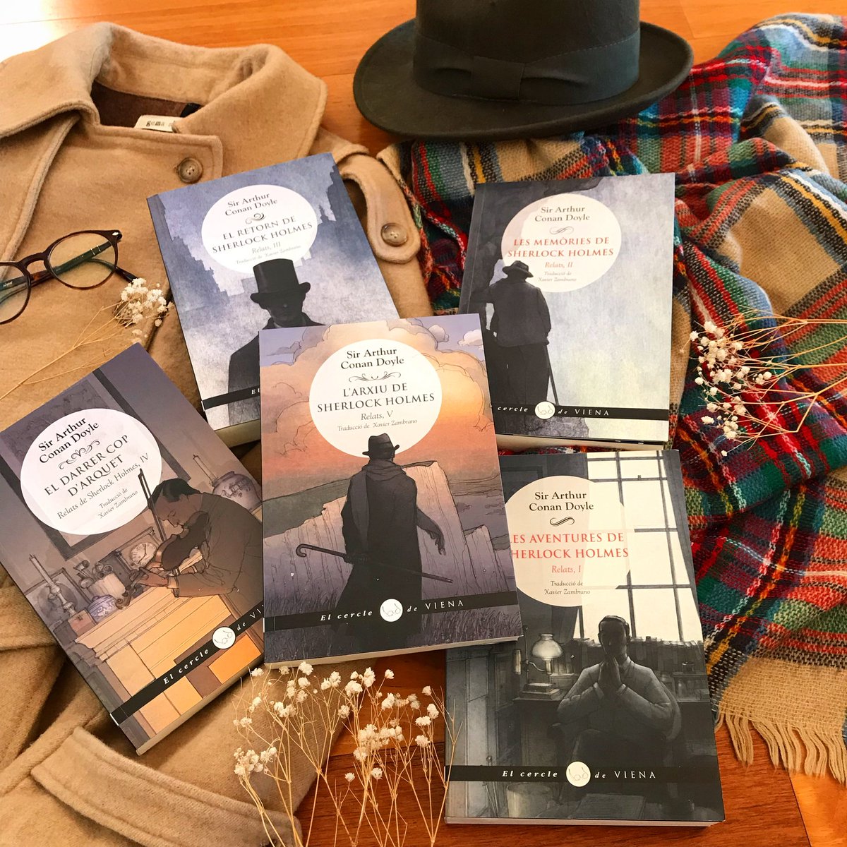 Aquesta pluja tan londinenca convida a quedar-se a casa resolent casos amb en Sherlock Holmes… 🕵🏻‍♂️☔️