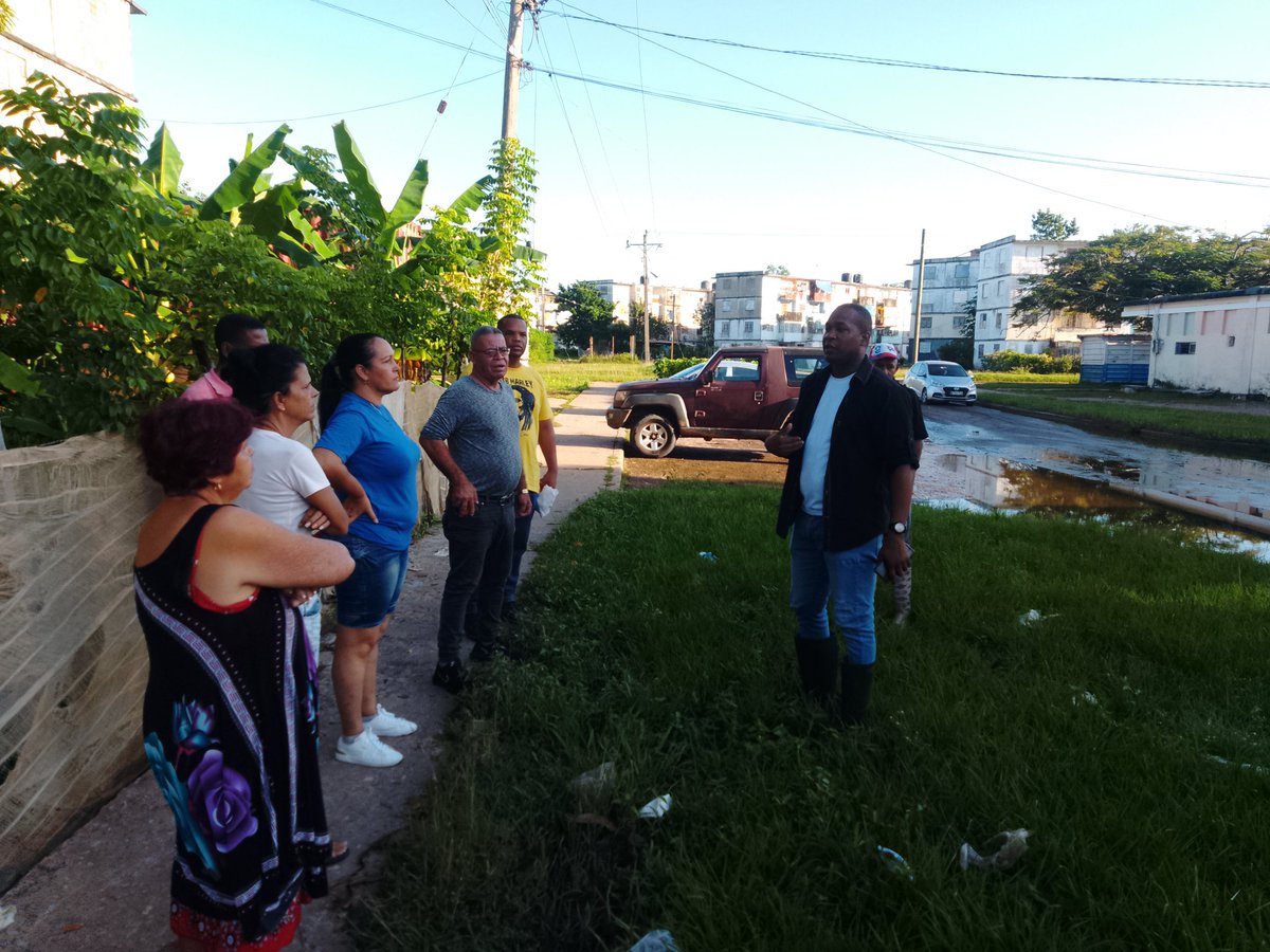 PresidenciaAMPP's tweet image. #SentirPinero Ante situaciones que ponen en peligro la salud del pueblo el #PoderPopular y el @PartidoPCC presente! Se acompaña y se resuelve con la participación popular. Así somos los cubanos. #IslaDeLaJuventud #Cuba