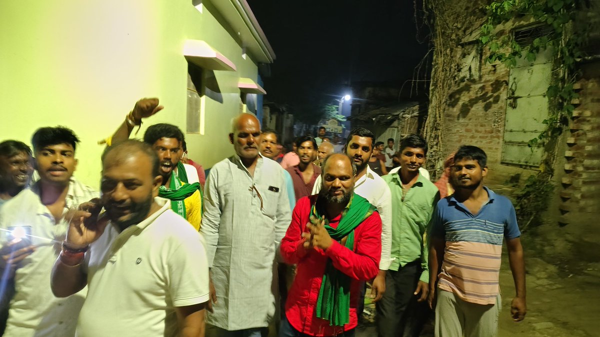 चुनावी सघन जनसंपर्क 🙏 महिषी विधानसभा के औकाही पंचायत अंतर्गत 👉दुम्मा, साहू टोला और महादलित टोला में।
अथाह प्यार और आशीर्वाद हेतु बहुत बहुत धन्यवाद प्रणाम 🙏