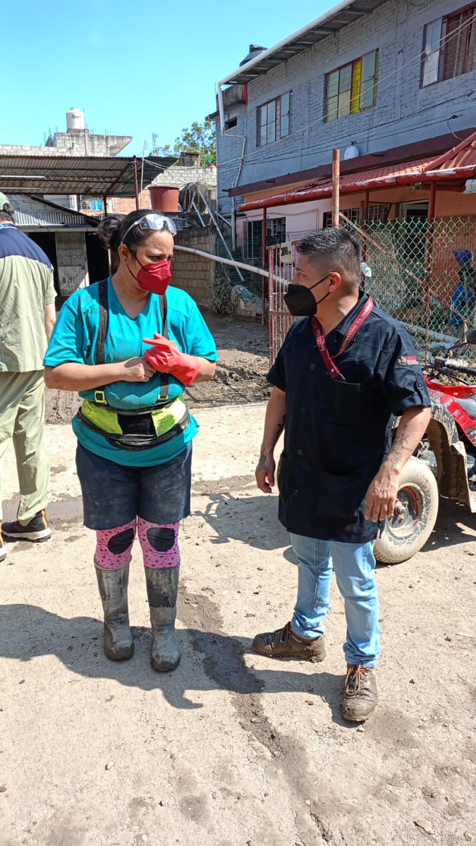 TUSUPERISSSTE's tweet image. En #SUPERISSSTE seguimos sumando esfuerzos por el bienestar de las comunidades que se vieron afectadas por las intensas lluvias e inundaciones en diversas regiones del país. 🤝💚

Nuestro personal se unió a las Brigadas de Atención del @ISSSTE_mx  en Puebla, llevando víveres,…