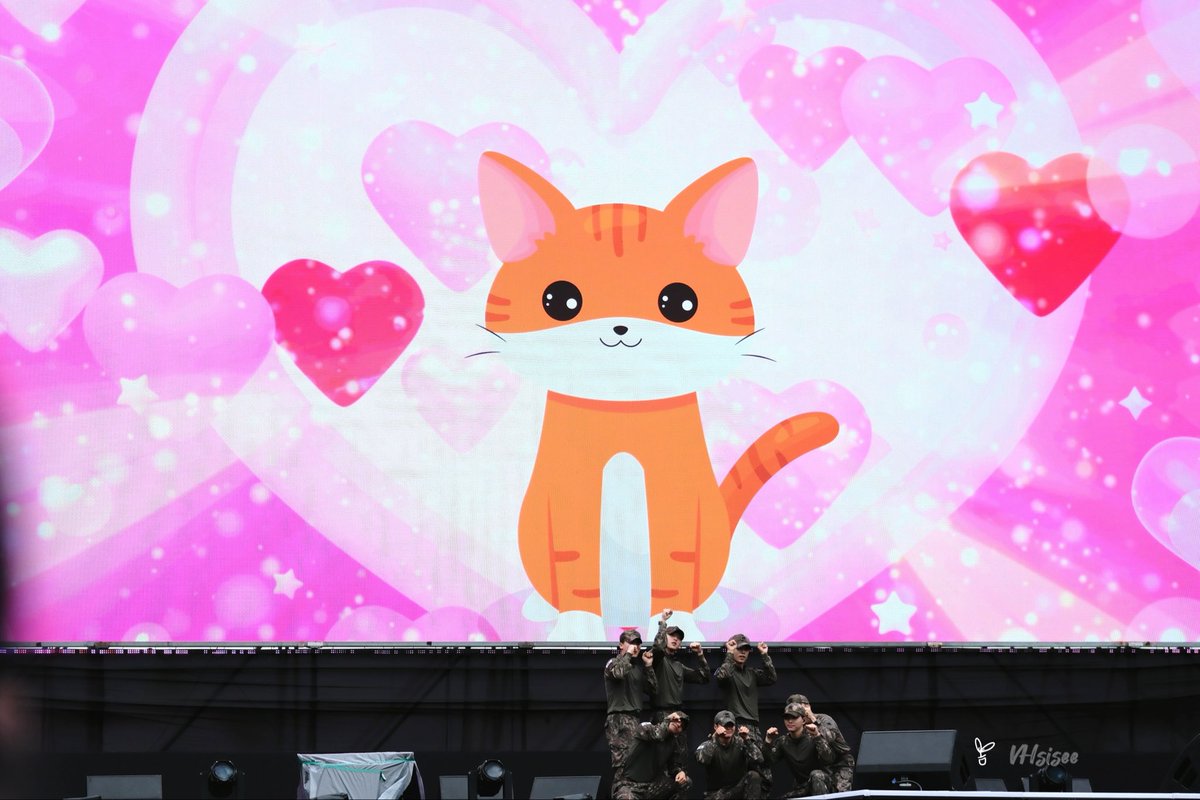 251018 낙동강 평화축제 

육군공연단

전광판 진짜 귀엽🐈
군묘들은 건장 💪🏻